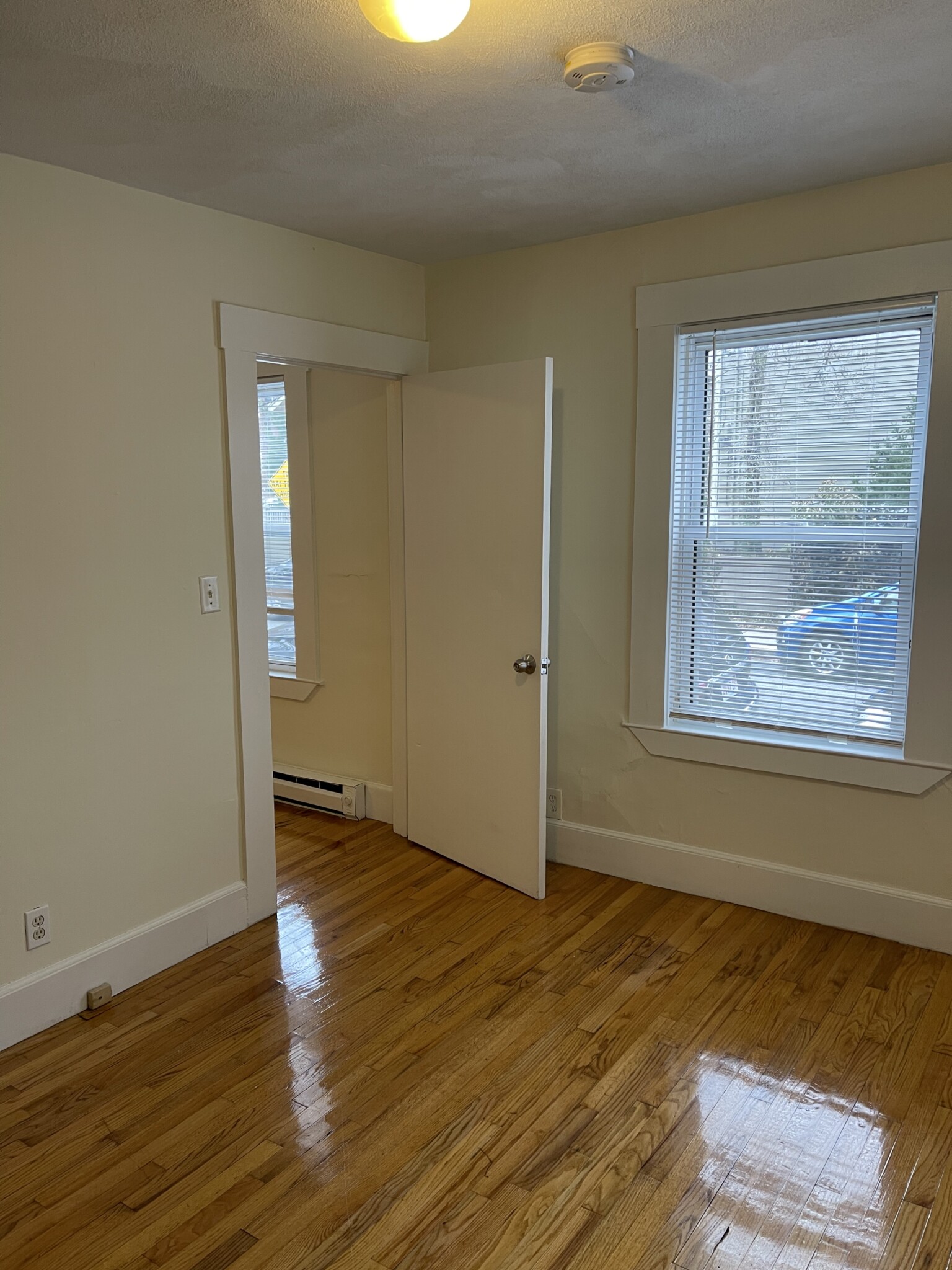 2 bed, 1 bath apartment for rent at 17 Bay St Unit 1L, Riverside — photo 17 of 20