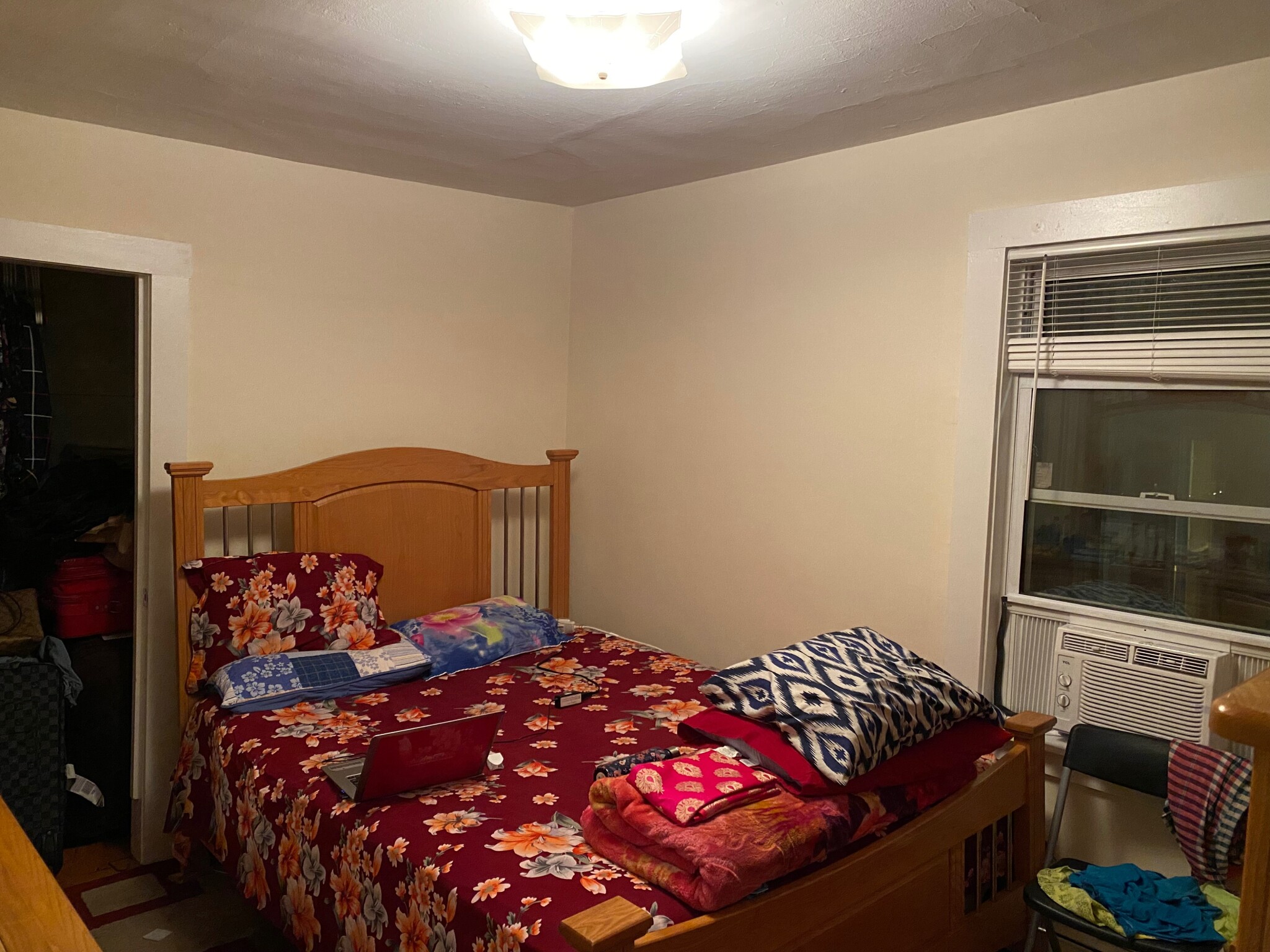2 bed, 1 bath apartment for rent at 17 Bay St Unit 2R, Riverside