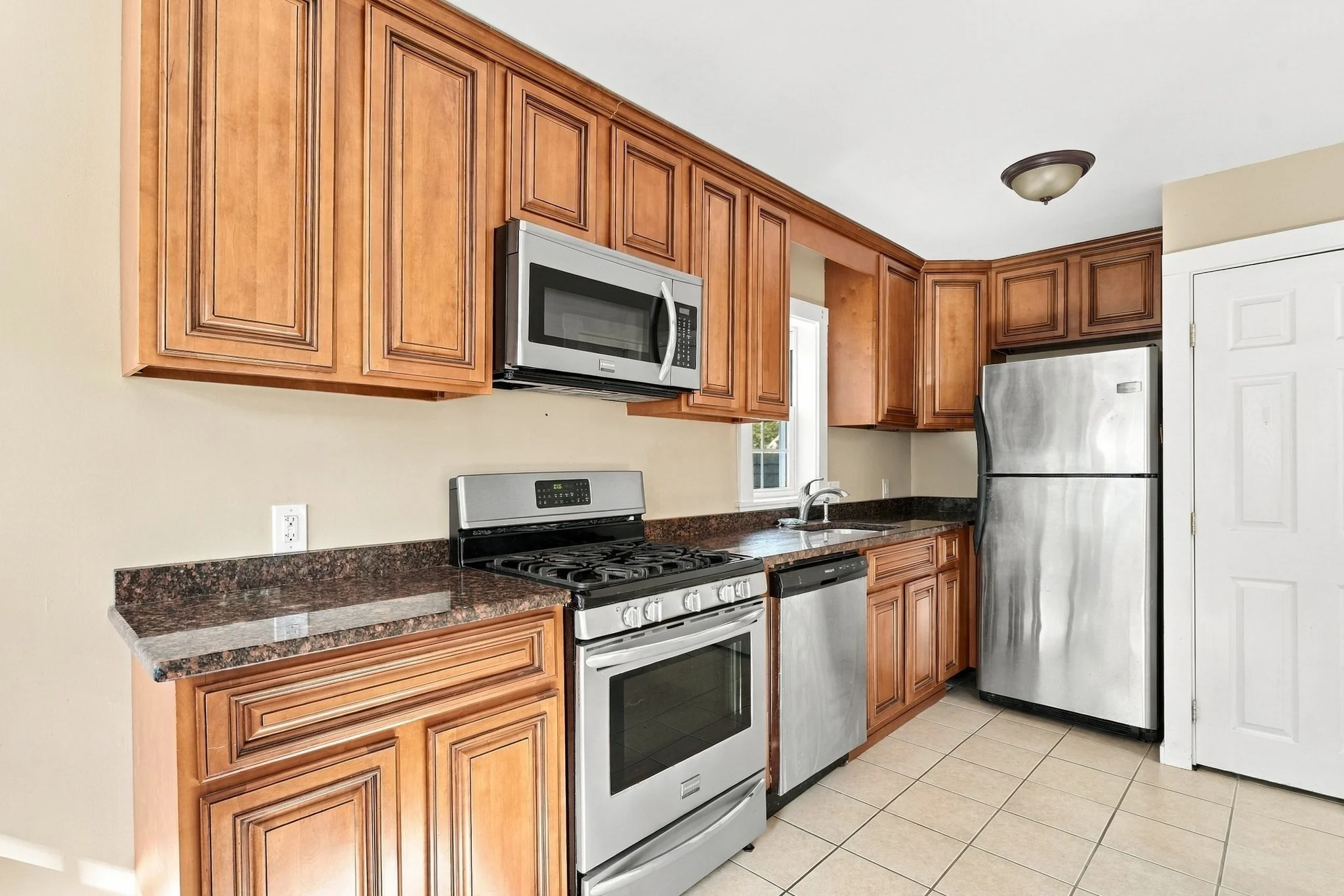 2 bed, 1 bath apartment for rent at 17 Beeden Rd Unit 1, Westport — photo 8 of 28