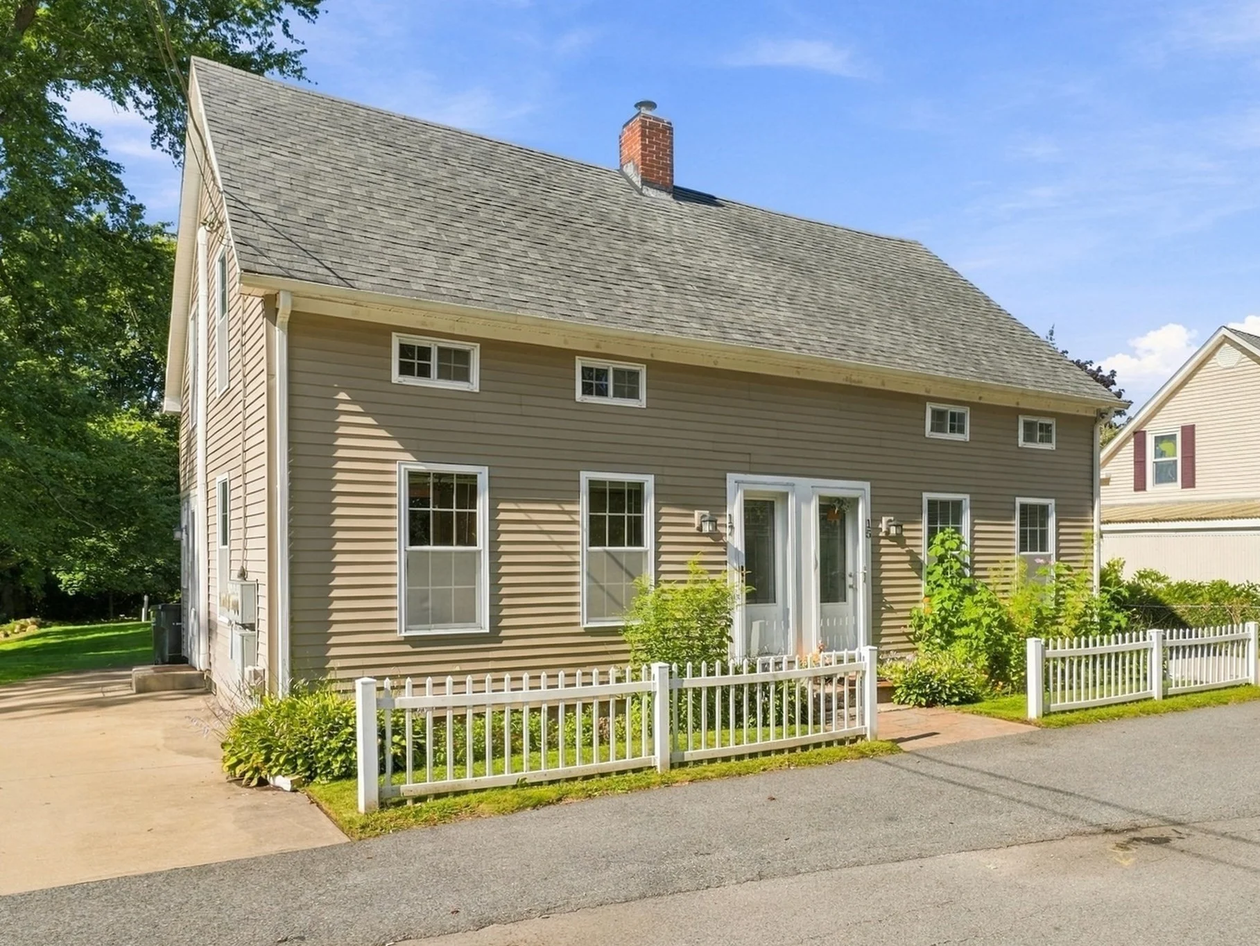 2 bed, 1 bath apartment for rent at 17 Beeden Rd Unit 1, Westport