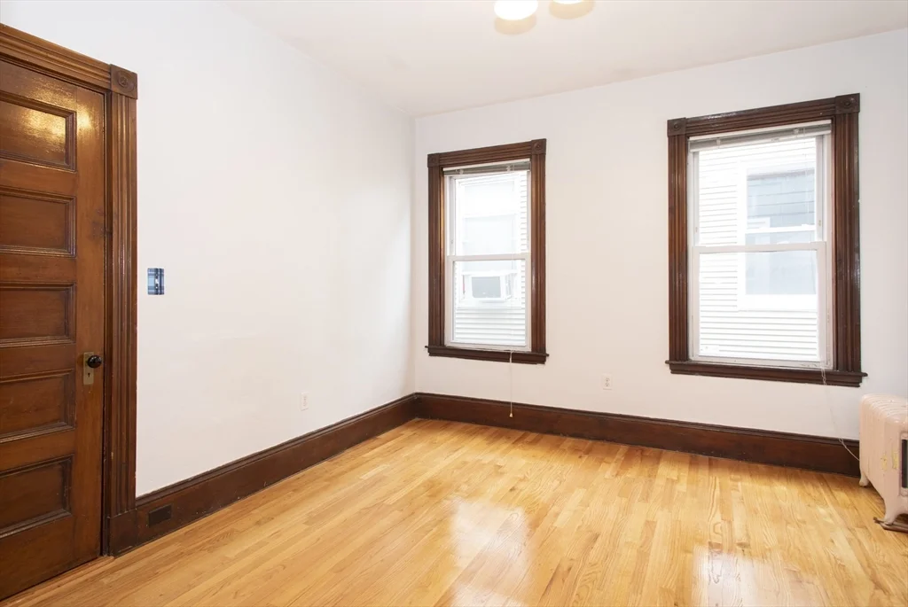 3 bed, 1 bath apartment for rent at 17 Bellflower St Unit 3, Dorchester — photo 5 of 13