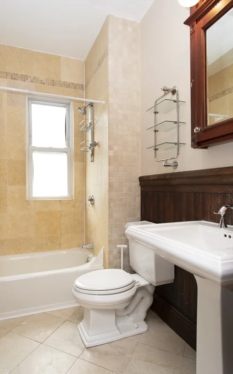 3 bed, 1 bath apartment for rent at 17 Bellflower St Unit 3, Dorchester — photo 2 of 13