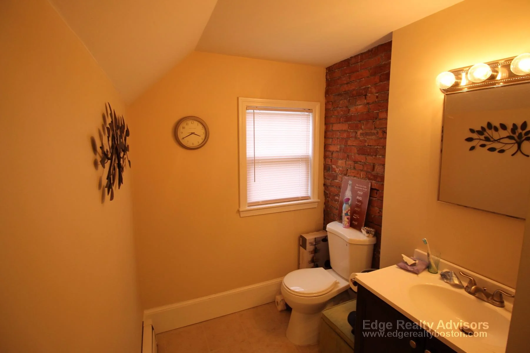 5 bed, 4+ bath apartment for rent at 17 Bennett St Unit 1, Brighton — photo 13 of 13