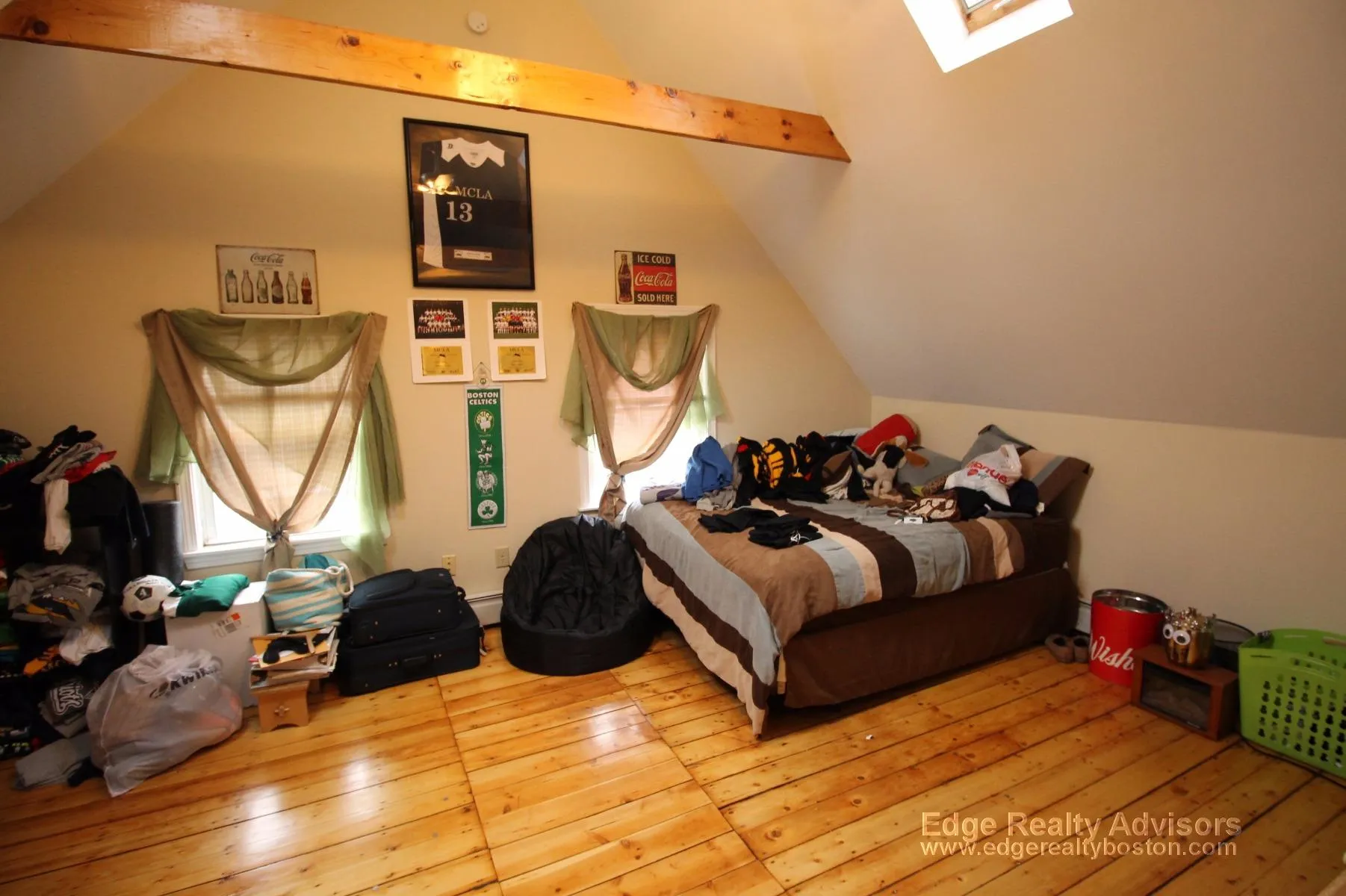 5 bed, 4+ bath apartment for rent at 17 Bennett St Unit 1, Brighton — photo 12 of 13