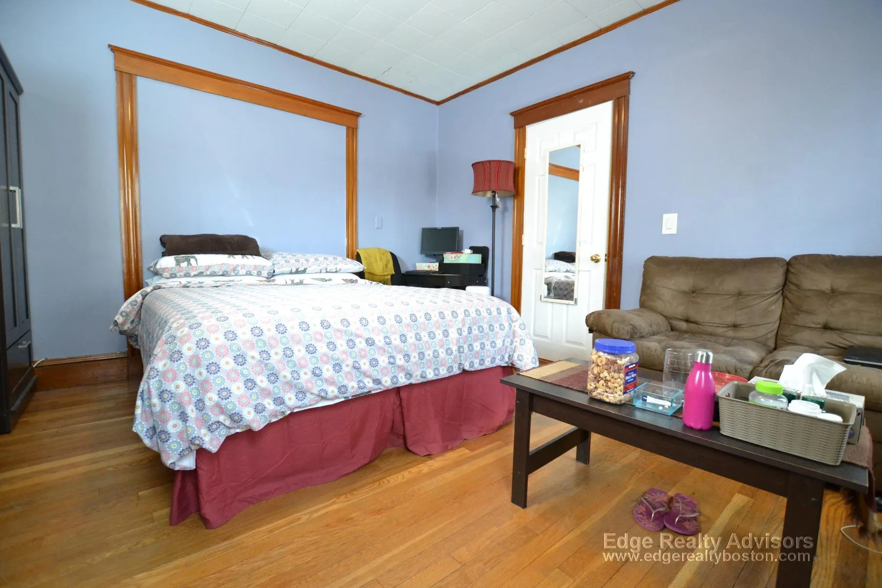 3 bed, 1.5 bath apartment for rent at 17 Bentley St Unit 1, Oak Square — photo 9 of 11