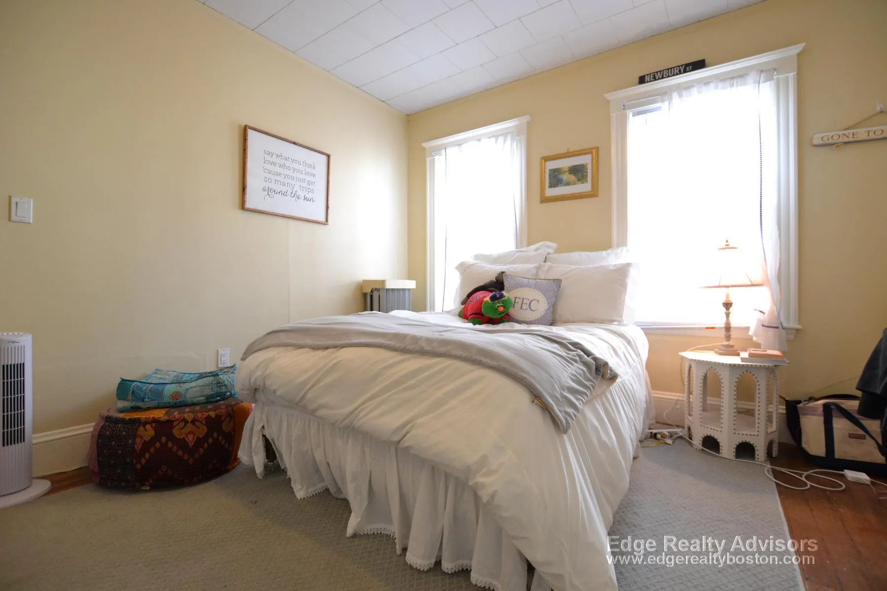3 bed, 1.5 bath apartment for rent at 17 Bentley St Unit 1, Oak Square — photo 6 of 11