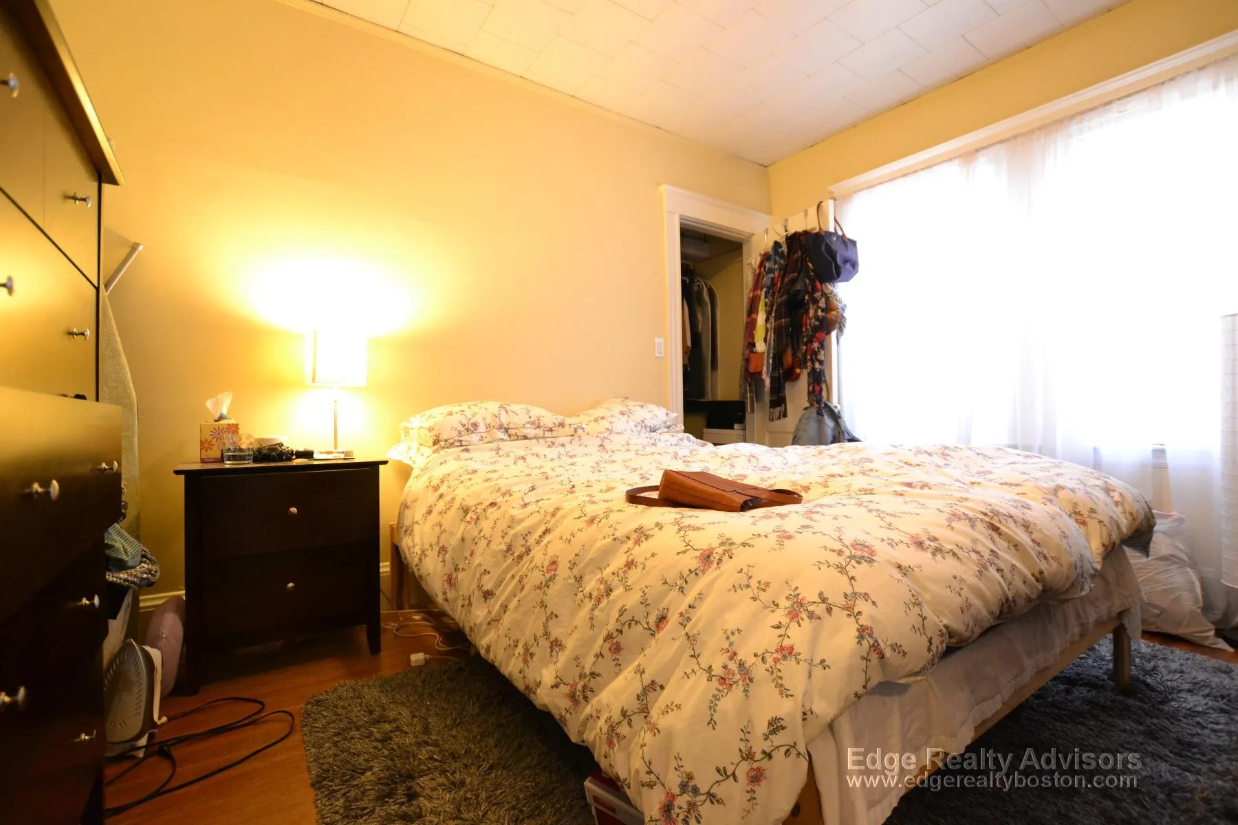 3 bed, 1.5 bath apartment for rent at 17 Bentley St Unit 1, Oak Square — photo 7 of 11