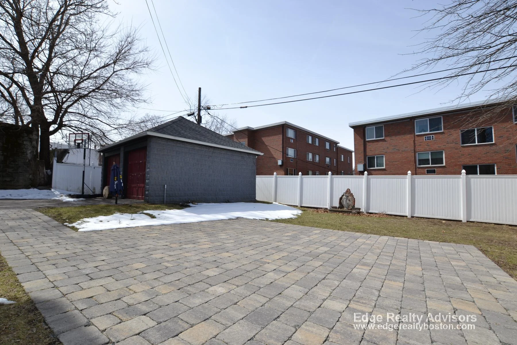 3 bed, 1.5 bath apartment for rent at 17 Bentley St Unit 1, Oak Square — photo 11 of 11