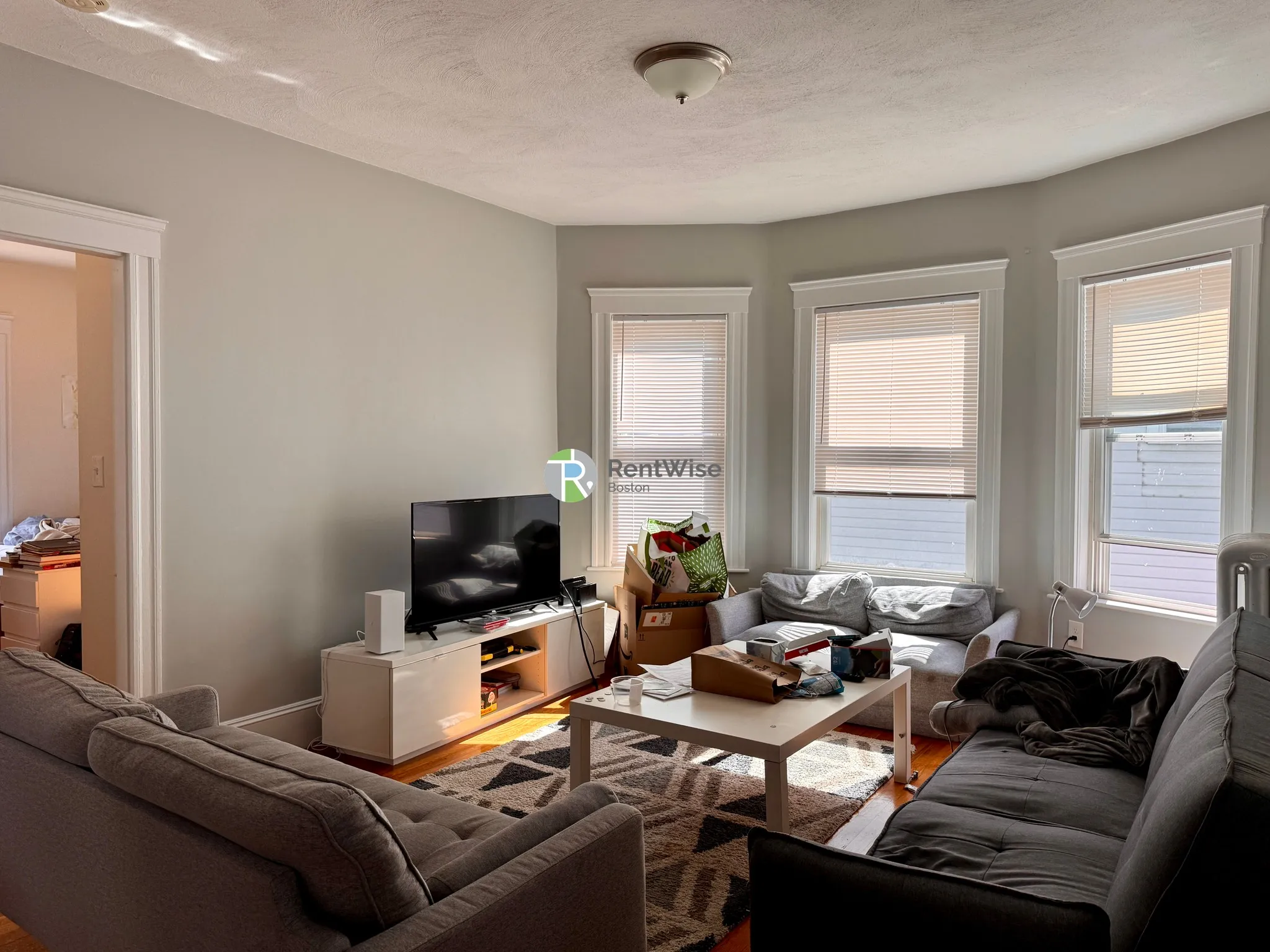 4 bed, 2 bath apartment for rent at 17 Berwick Rd Unit 1, South Medford