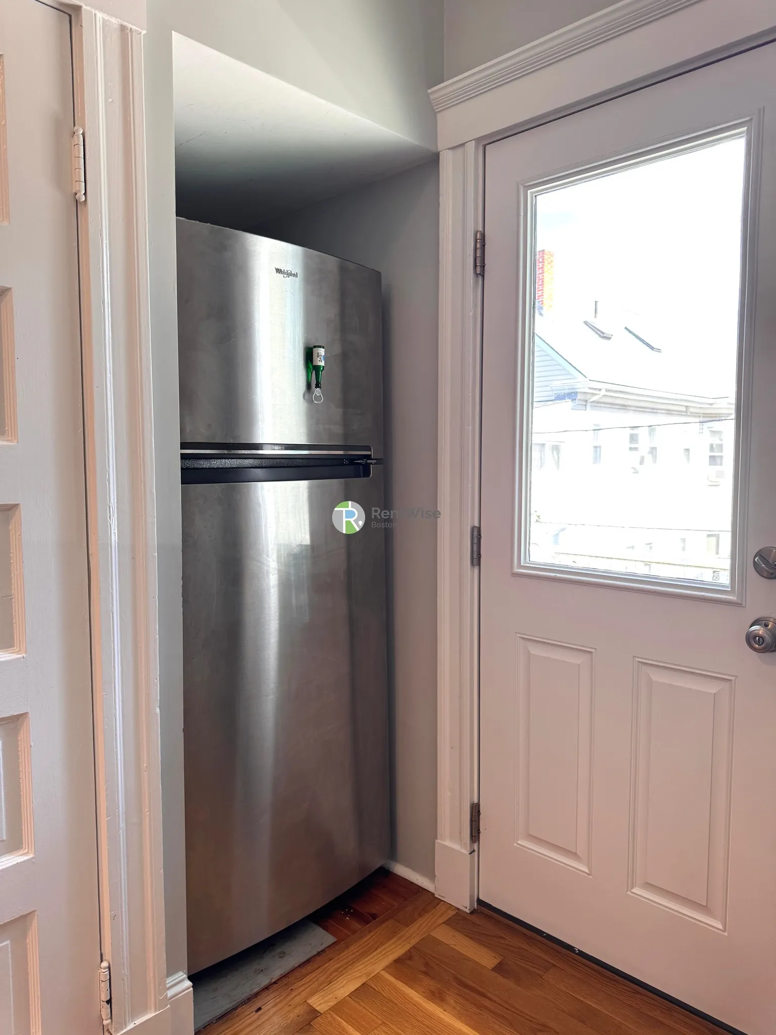 4 bed, 2 bath apartment for rent at 17 Berwick Rd Unit 1, South Medford — photo 5 of 31
