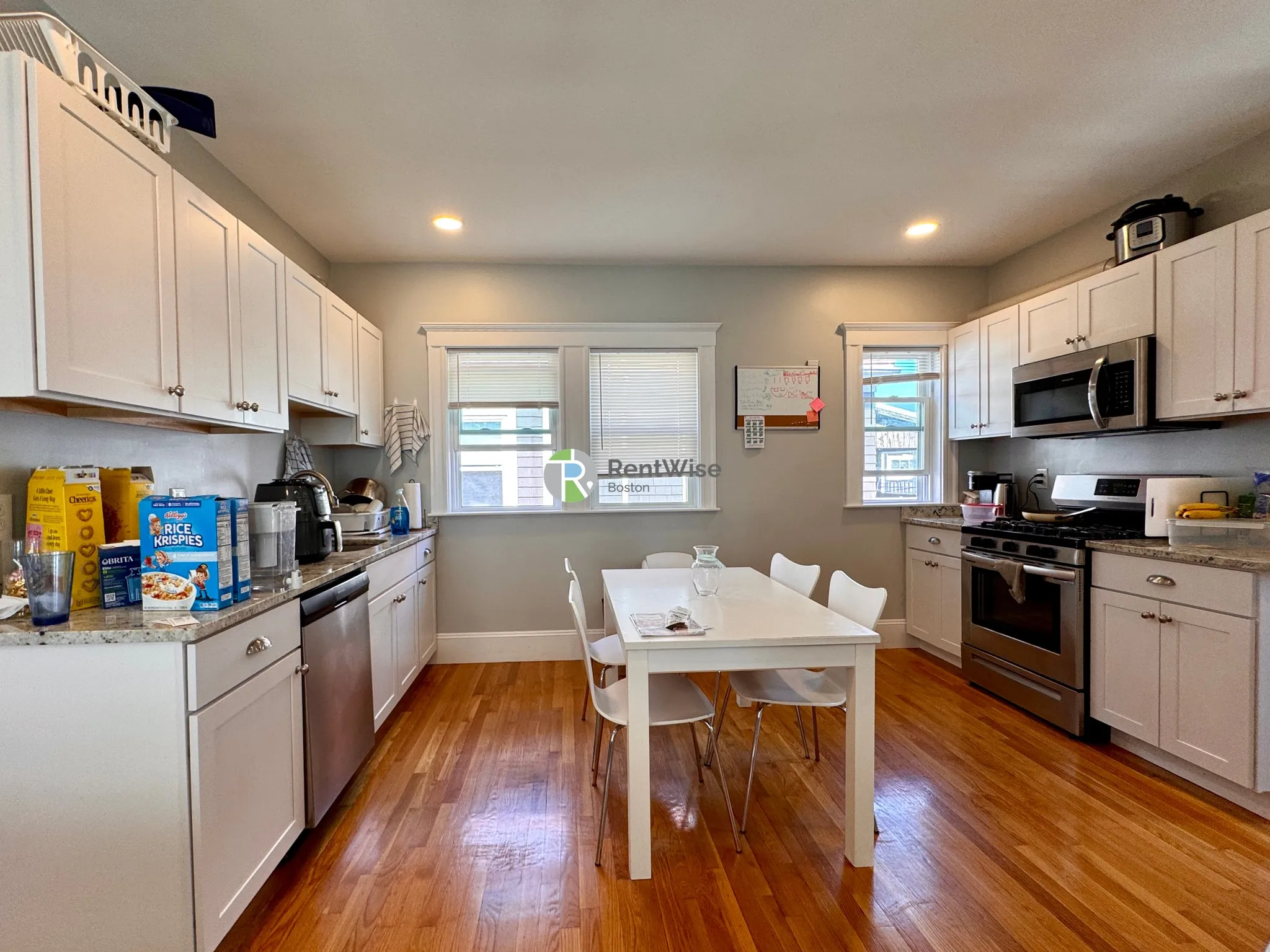 4 bed, 2 bath apartment for rent at 17 Berwick Rd Unit 1, South Medford — photo 3 of 31
