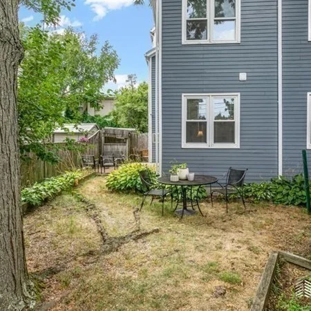 2 bed, 1 bath apartment for rent at 17 Bolton St Unit 17, Somerville — photo 11 of 18