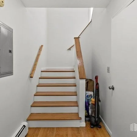2 bed, 1 bath apartment for rent at 17 Bolton St Unit 17, Somerville — photo 12 of 18