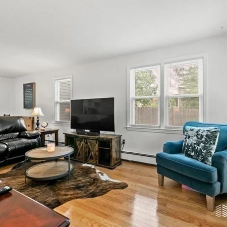 2 bed, 1 bath apartment for rent at 17 Bolton St Unit 17, Somerville — photo 6 of 18