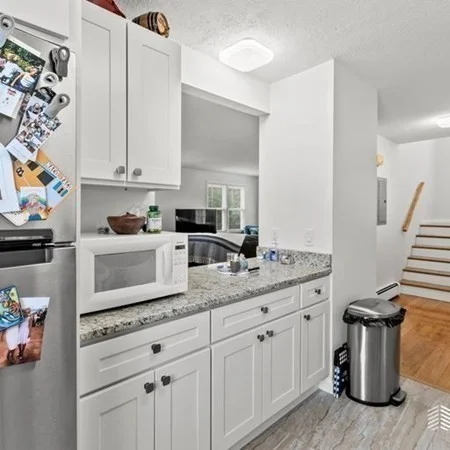 2 bed, 1 bath apartment for rent at 17 Bolton St Unit 17, Somerville — photo 3 of 18