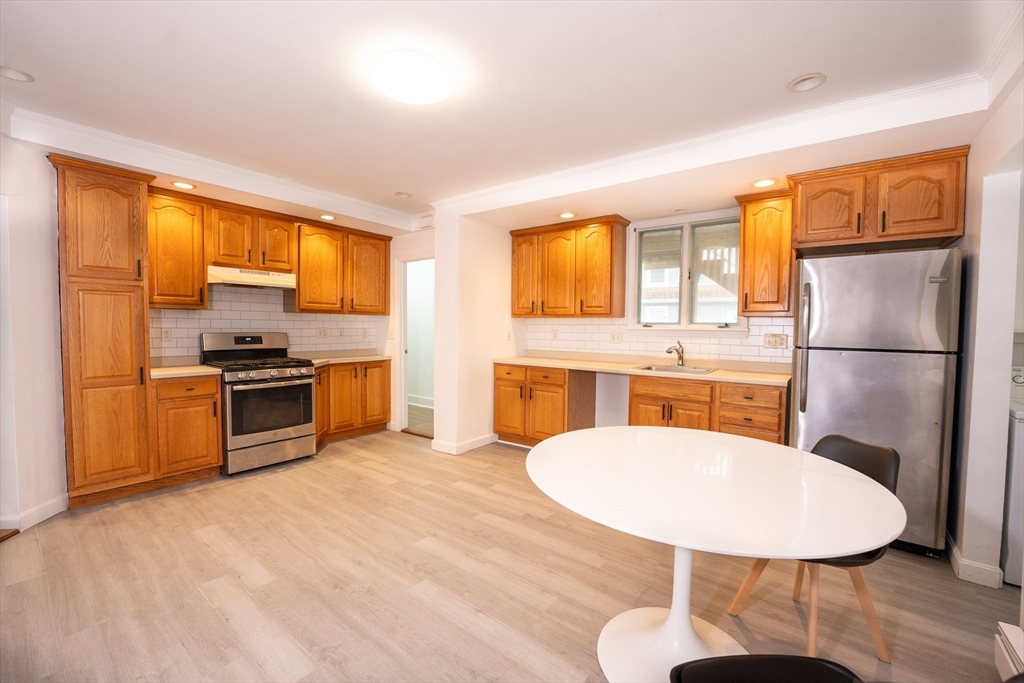3 bed, 1 bath apartment for rent at 17 Boscobel St Unit 1, Braintree — photo 2 of 14