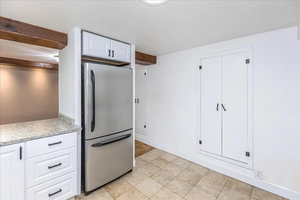 5 bed, 2 bath apartment for rent at 17 Boulder Rd, North Lexington — photo 11 of 41