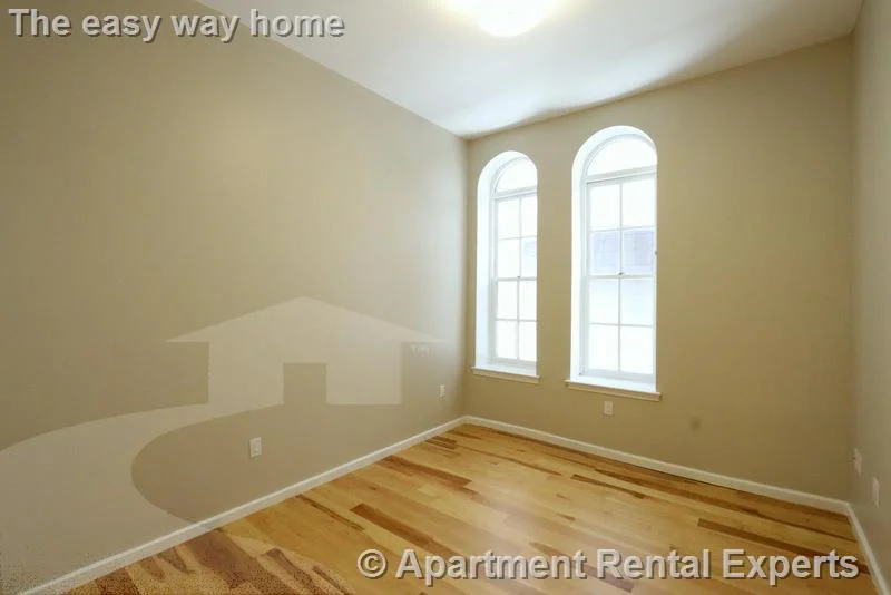 2 bed, 1 bath apartment for rent at 17 Bow St Unit 12, Union Square — photo 13 of 19