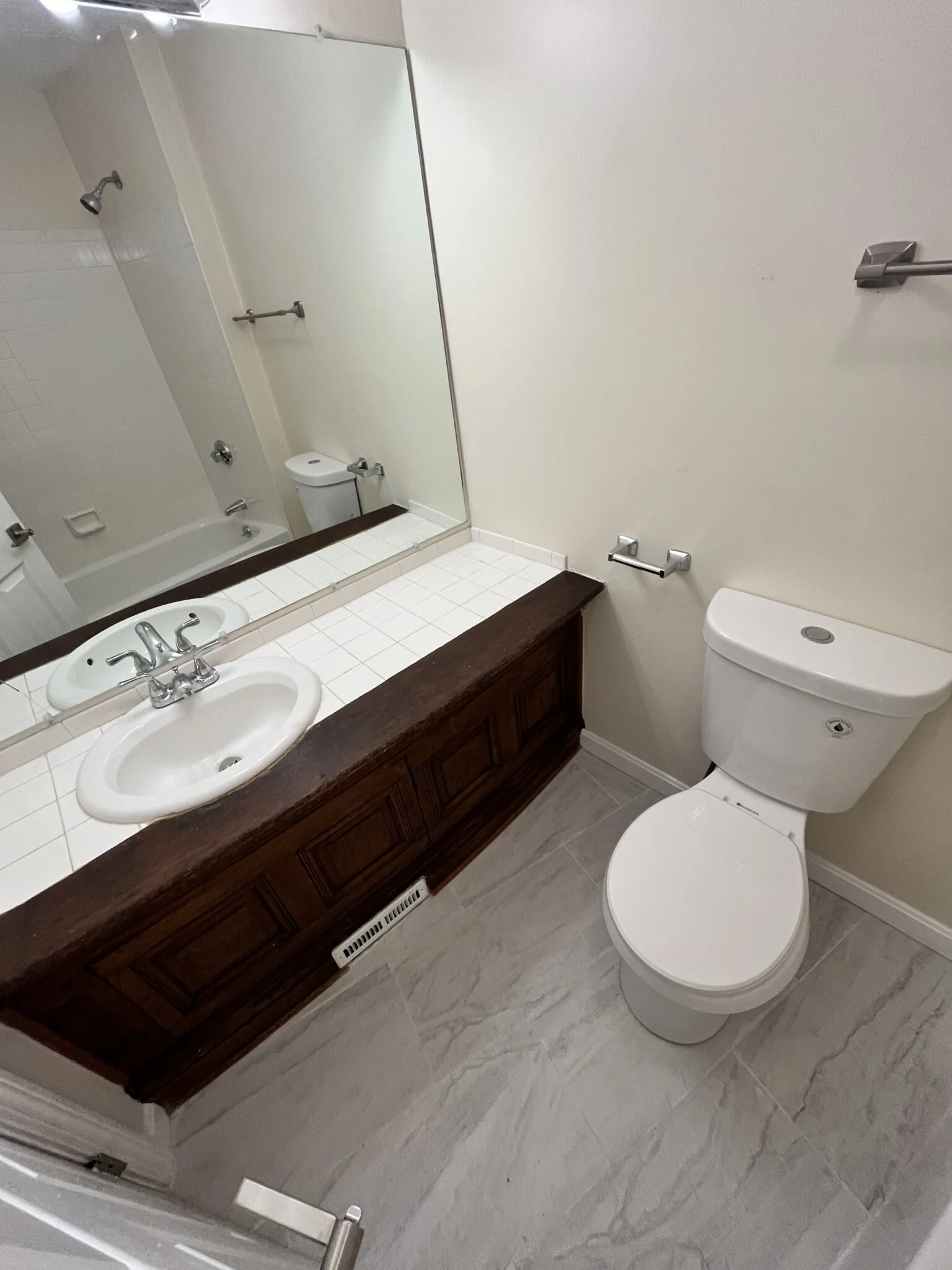 2 bed, 2 bath apartment for rent at 17 Bow St Unit 17, Prospect Hill — photo 10 of 13