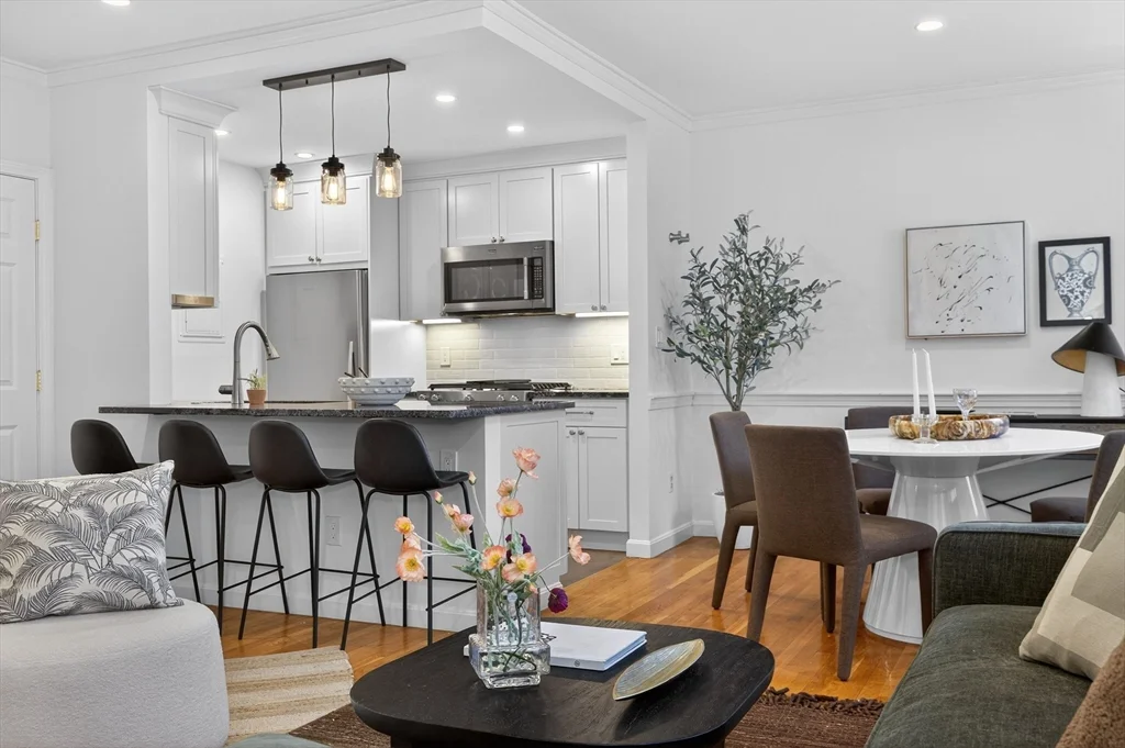 2 bed, 2 bath apartment for rent at 17 Bowdoin St Unit 3AB, Beacon Hill