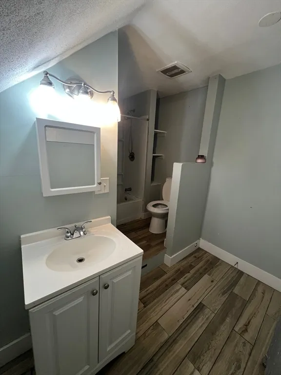 2 bed, 1 bath apartment for rent at 17 Bower St Unit 1, Lowell — photo 20 of 21