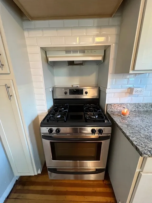 2 bed, 1 bath apartment for rent at 17 Bower St Unit 1, Lowell — photo 8 of 21