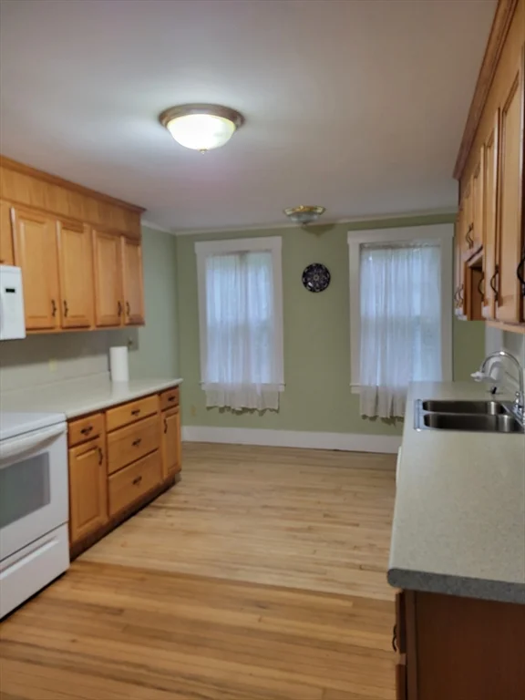3 bed, 2 bath apartment for rent at 17 Boynton Rd, Templeton — photo 5 of 15