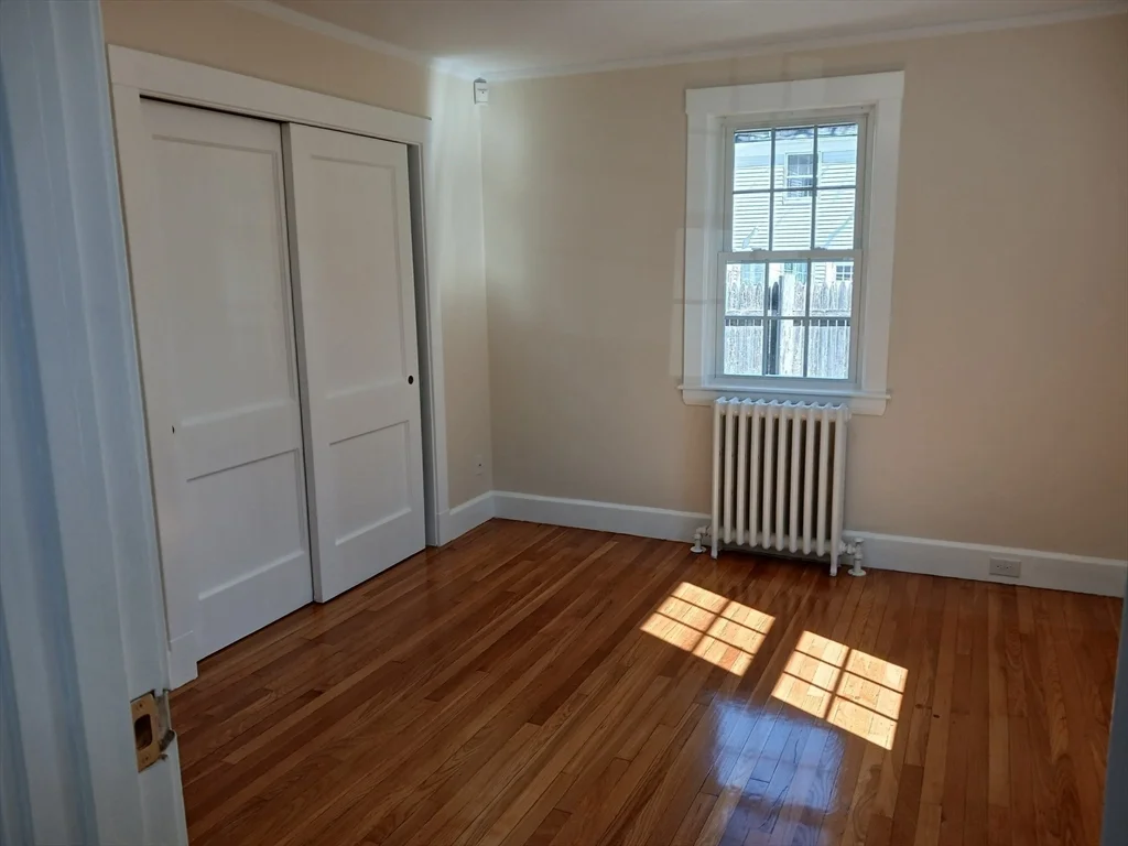 1 bed, 1 bath apartment for rent at 17 Brewster St Unit B, Plymouth — photo 3 of 9