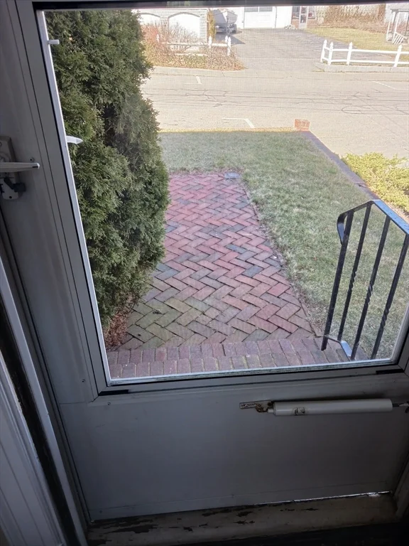 1 bed, 1 bath apartment for rent at 17 Brewster St Unit B, Plymouth — photo 9 of 9