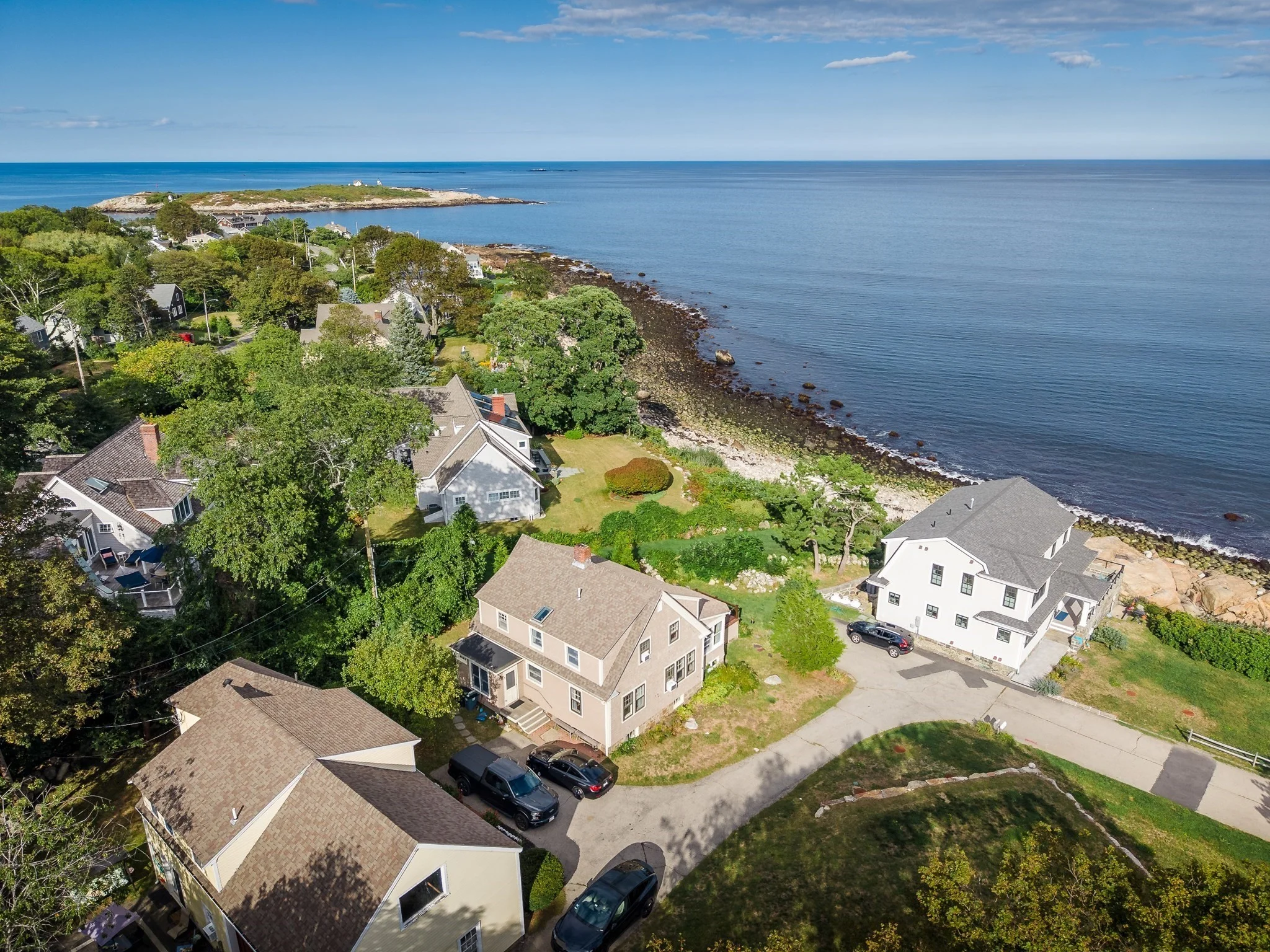 4 bed, 1 bath apartment for rent at 17 Briarstone, Rockport — photo 1 of 19