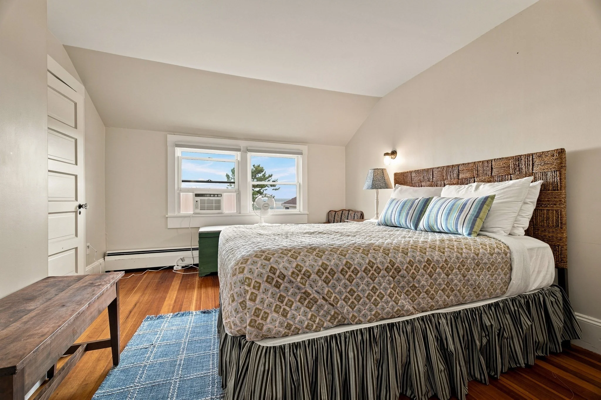 4 bed, 1 bath apartment for rent at 17 Briarstone, Rockport — photo 12 of 19