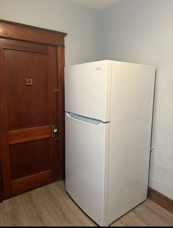 3 bed, 1 bath apartment for rent at 17 Britannia Unit 1, Taunton — photo 3 of 10