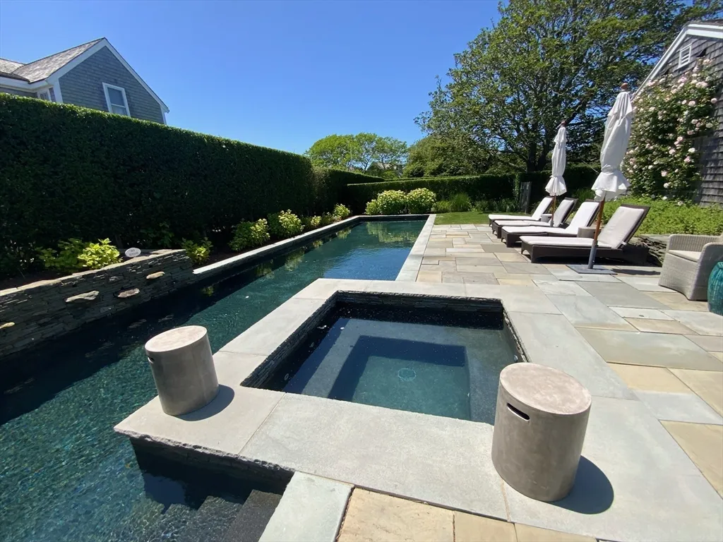 5 bed, 4+ bath apartment for rent at 17 Burnell, Nantucket — photo 7 of 24