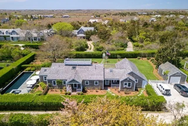5 bed, 4+ bath apartment for rent at 17 Burnell, Nantucket — photo 1 of 24