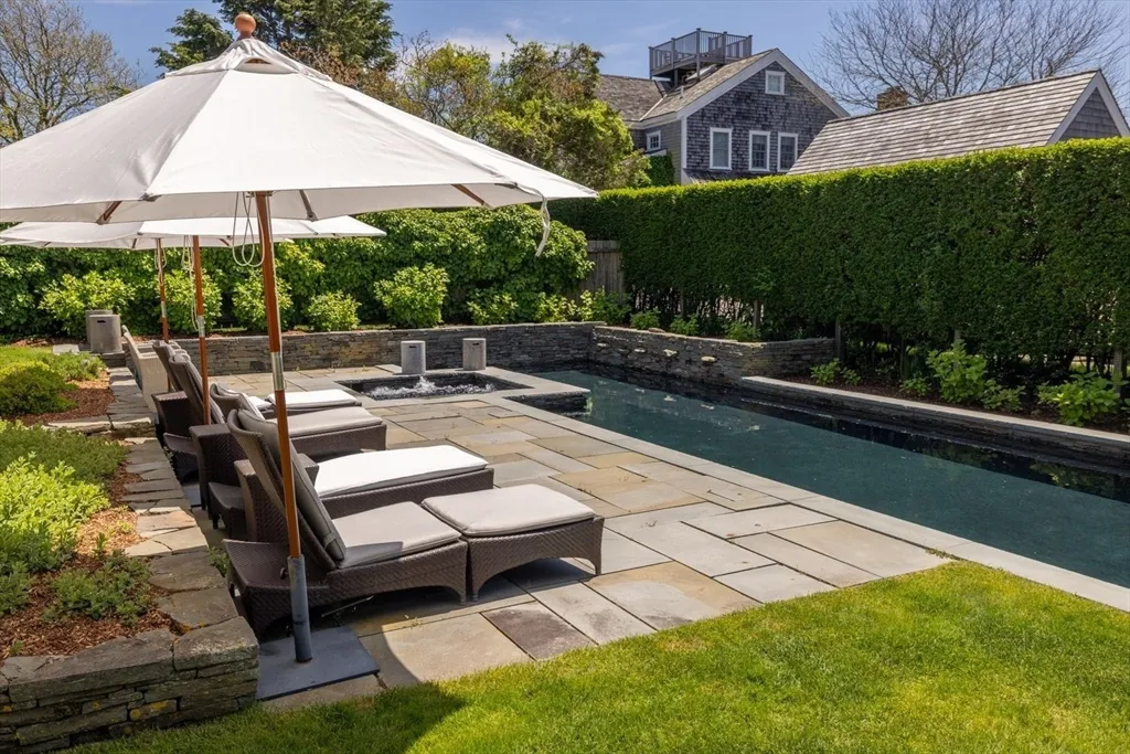 5 bed, 4+ bath apartment for rent at 17 Burnell, Nantucket — photo 2 of 24