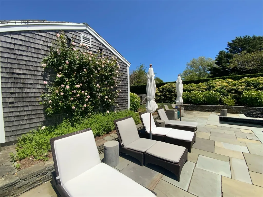 5 bed, 4+ bath apartment for rent at 17 Burnell, Nantucket — photo 9 of 24