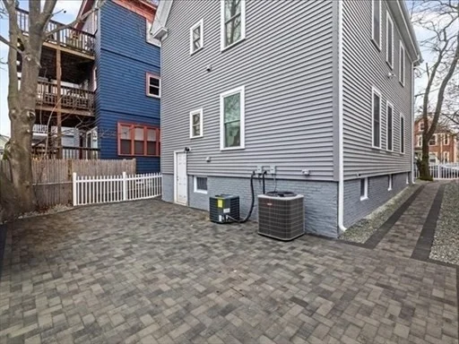 2 bed, 1 bath apartment for rent at 17 Cameron Ave Unit 17, North Cambridge — photo 8 of 29