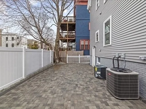 2 bed, 1 bath apartment for rent at 17 Cameron Ave Unit 17, North Cambridge — photo 7 of 29