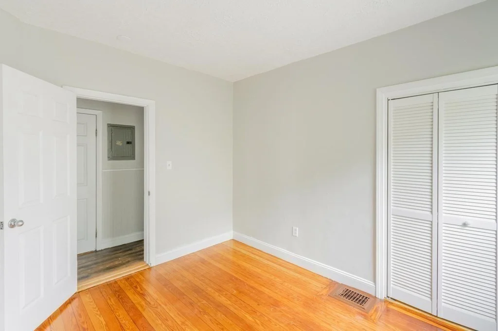 3 bed, 1 bath apartment for rent at 17 Cawfield Unit 1, Dorchester — photo 6 of 13