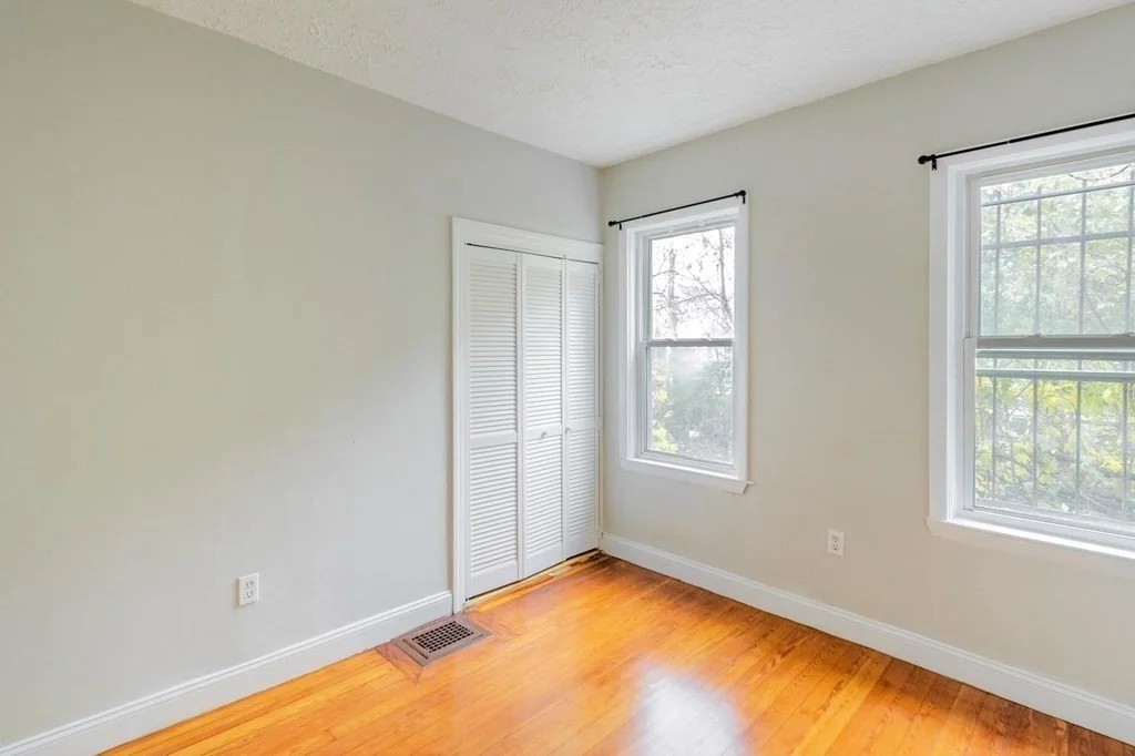 3 bed, 1 bath apartment for rent at 17 Cawfield Unit 1, Dorchester — photo 5 of 13