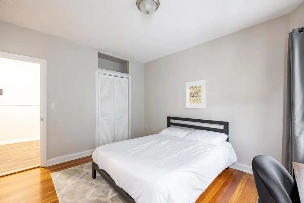 3 bed, 1 bath apartment for rent at 17 Cawfield Unit 2, Boston — photo 5 of 14