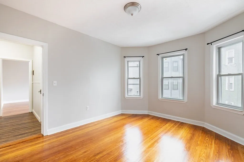 3 bed, 1 bath apartment for rent at 17 Cawfield Unit 2, Boston — photo 4 of 14
