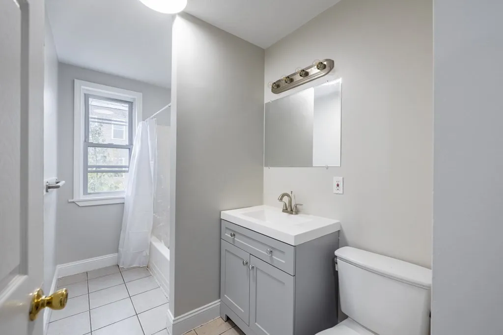 3 bed, 1 bath apartment for rent at 17 Cawfield Unit 2, Boston — photo 11 of 14