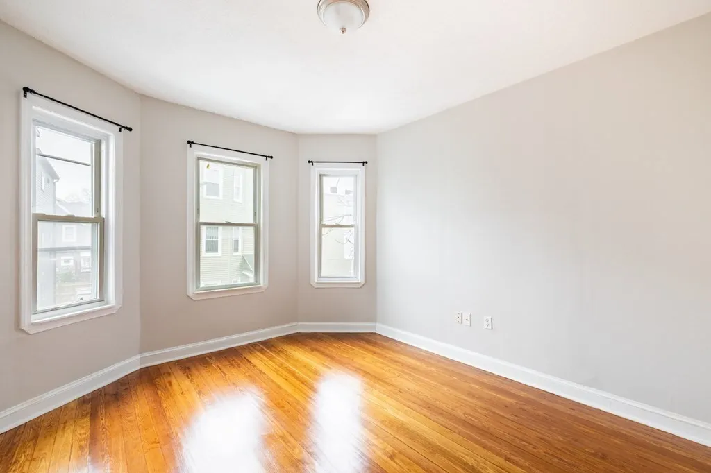 3 bed, 1 bath apartment for rent at 17 Cawfield Unit 2, Boston — photo 9 of 14