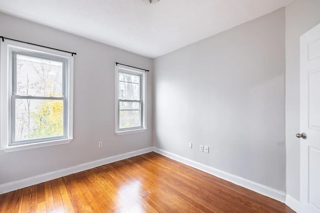 3 bed, 1 bath apartment for rent at 17 Cawfield Unit 2, Boston — photo 7 of 14