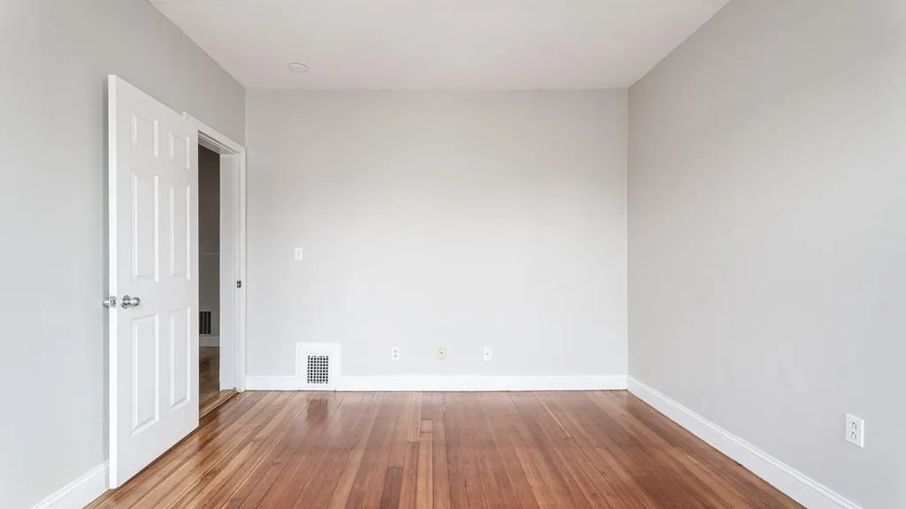 3 bed, 1 bath apartment for rent at 17 Cawfield Unit 3, Boston — photo 9 of 16