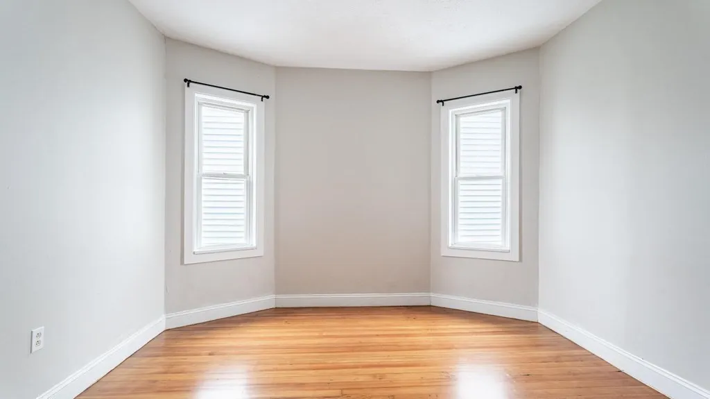 3 bed, 1 bath apartment for rent at 17 Cawfield Unit 3, Boston — photo 8 of 16