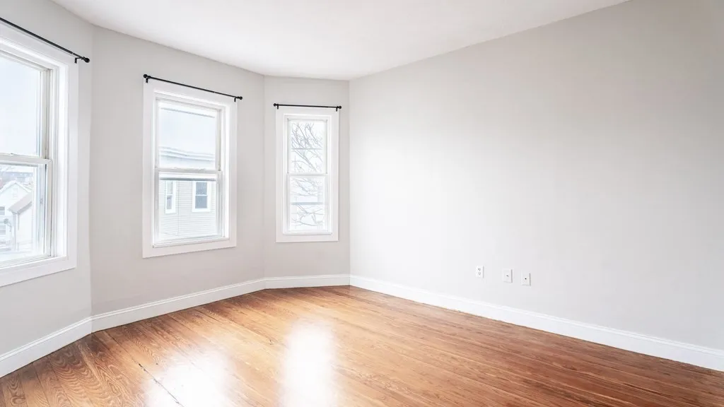 3 bed, 1 bath apartment for rent at 17 Cawfield Unit 3, Boston — photo 6 of 16