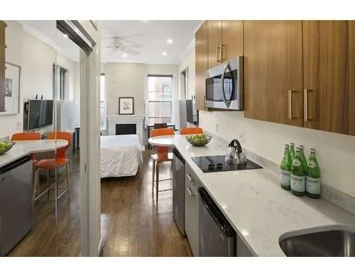 Studio bed, 1 bath apartment for rent at 17 Cazenove St Unit 202, Back Bay — photo 3 of 7