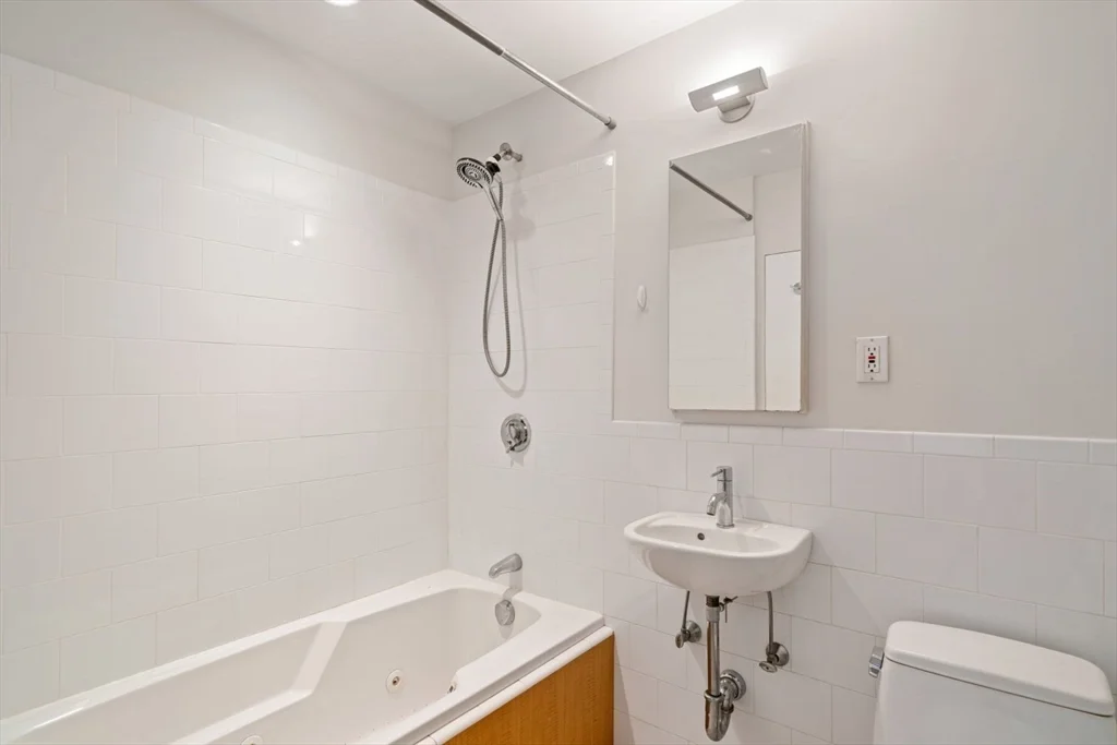 1 bed, 1 bath apartment for rent at 17 Cazenove St Unit 406, South End — photo 21 of 26